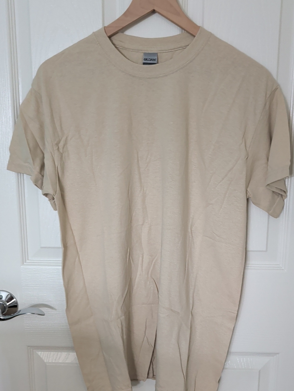 Gildan Unisex Short Sleeve Crewneck T-Shirt in Tan